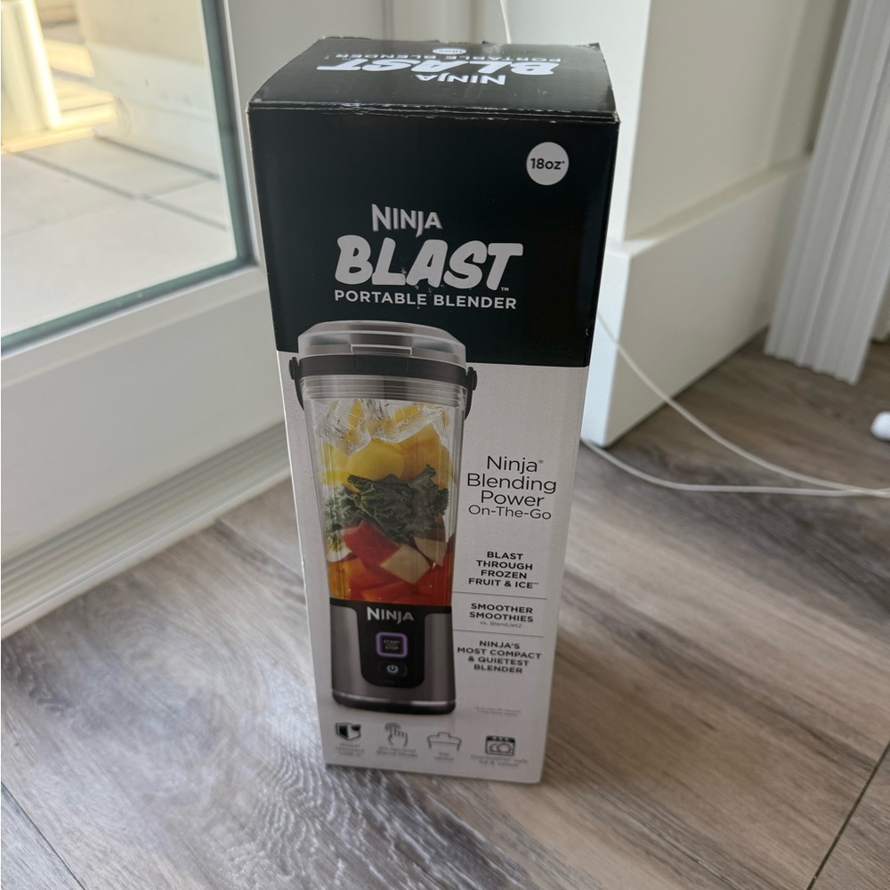 Ninja Blast Portable Blender - Clear and Black Travel Cup - Picture 8 of 10